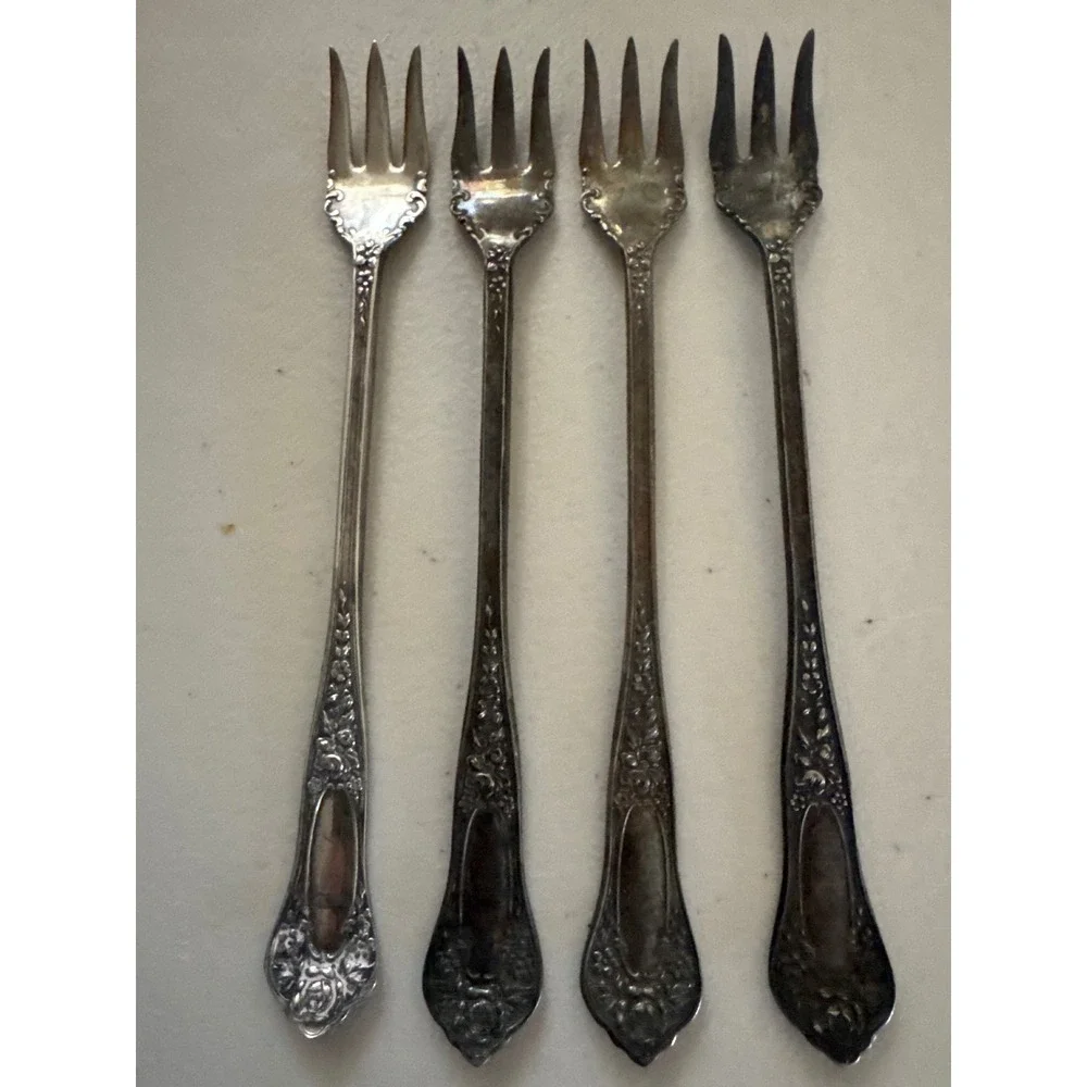 International Silver Beauty 1909 Silverplate Cocktail Forks Set 4 Wm Rogers AA